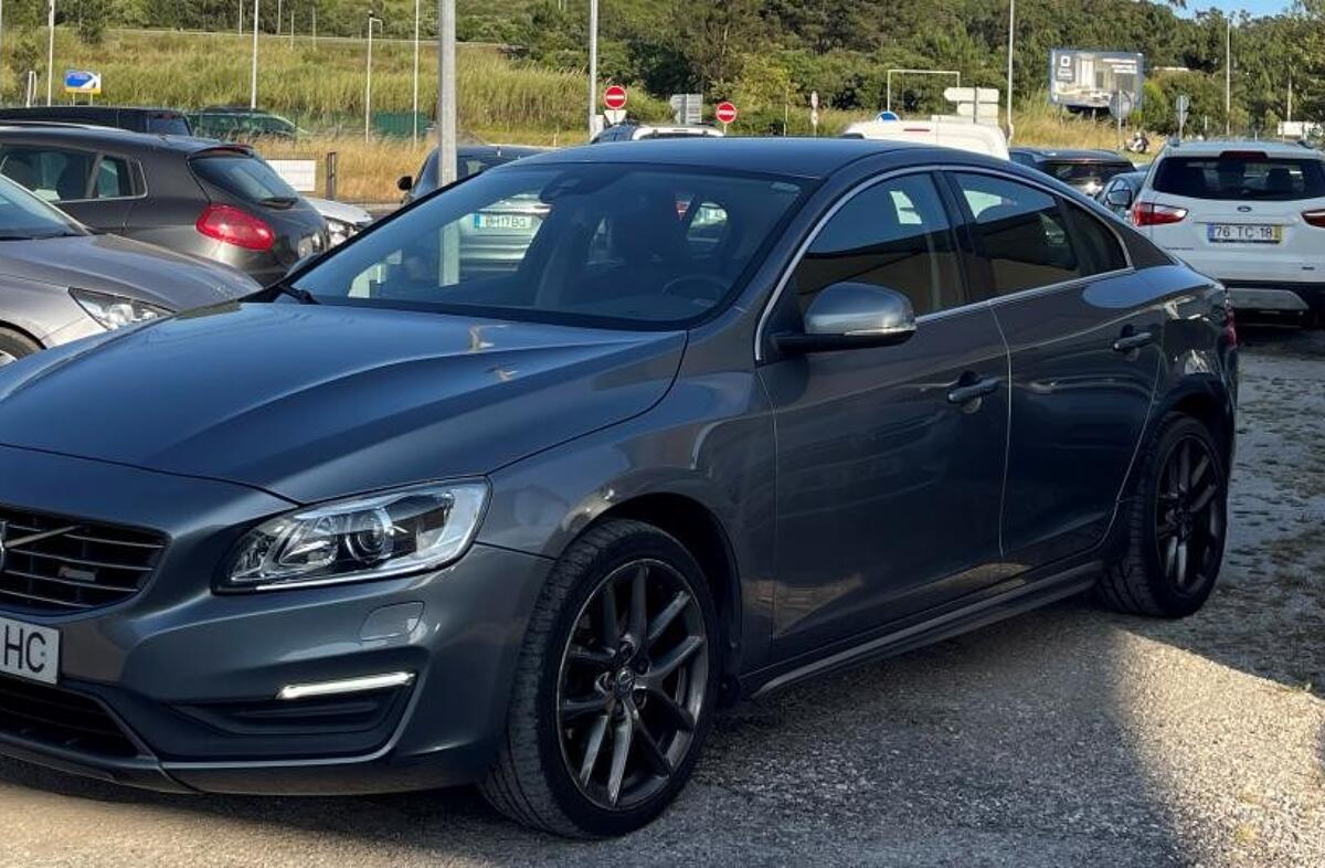 VOLVO S60 2.0 D2 Momentum