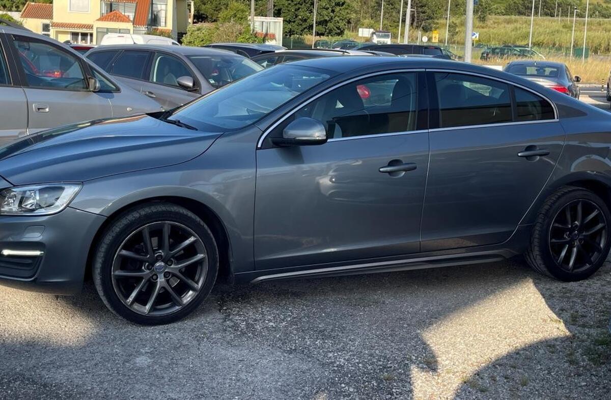 VOLVO S60 2.0 D2 Momentum