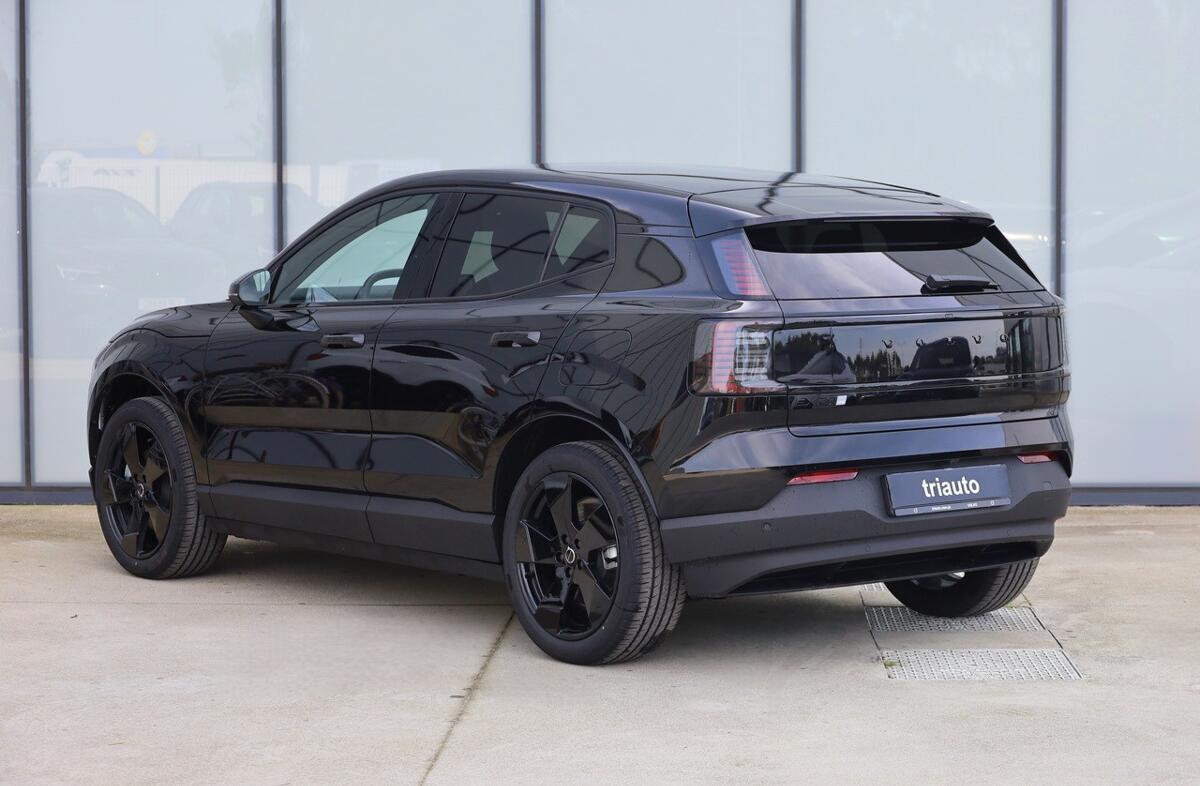 VOLVO EX30 69 kWh Single Motor Extended Range Ultra