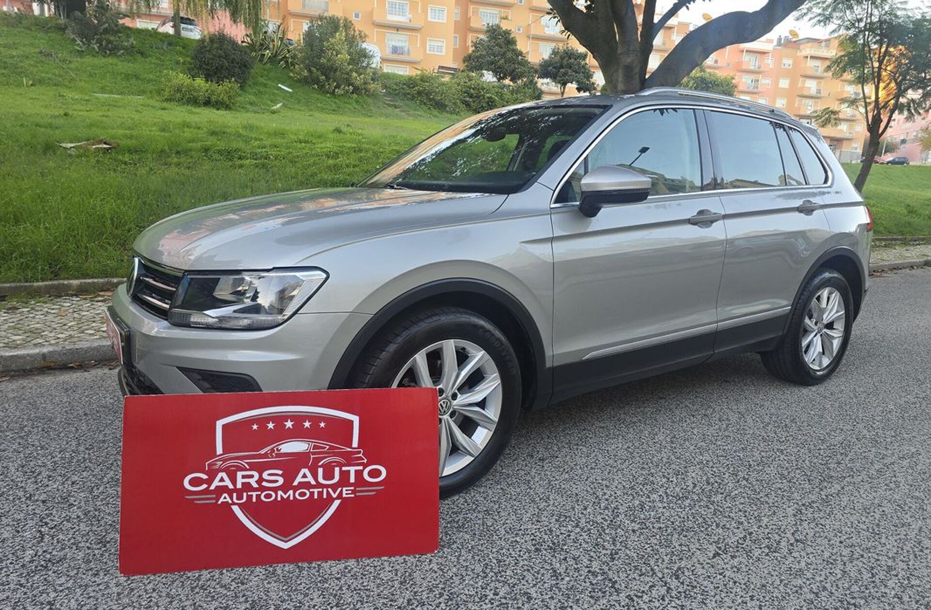 VOLKSWAGEN Tiguan 1.6 TDI Confortline