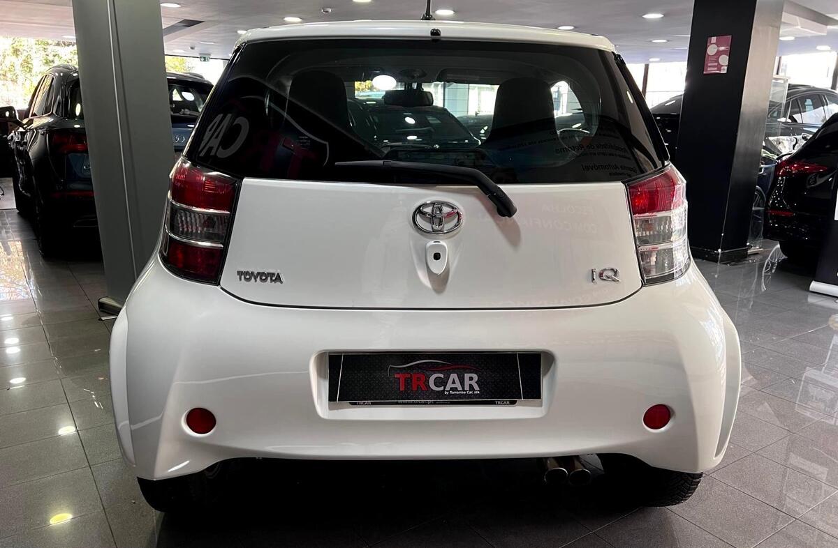 TOYOTA IQ 1.0 VVT-i 2 EP