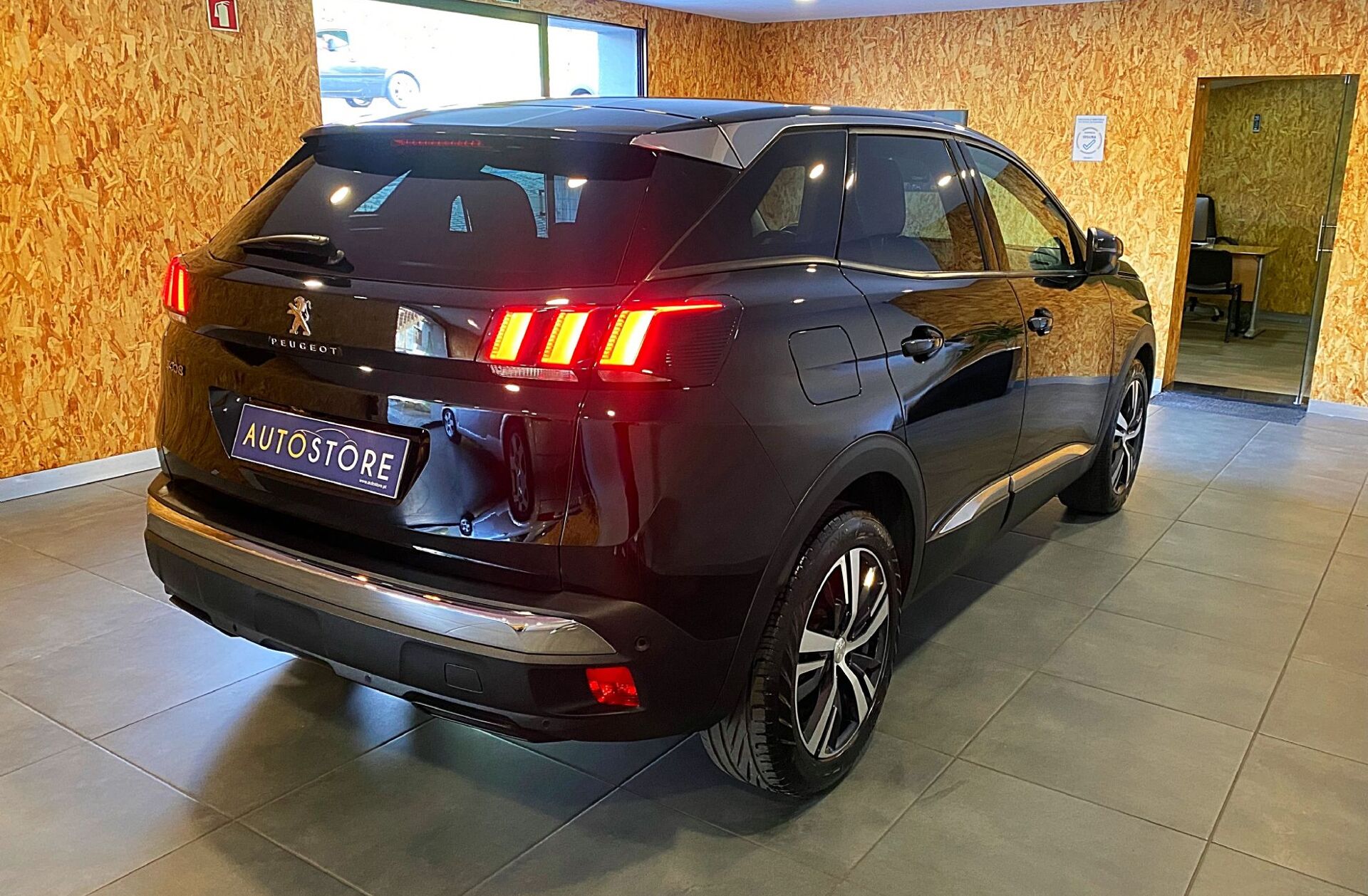 PEUGEOT 3008 1.5 BlueHDi Allure