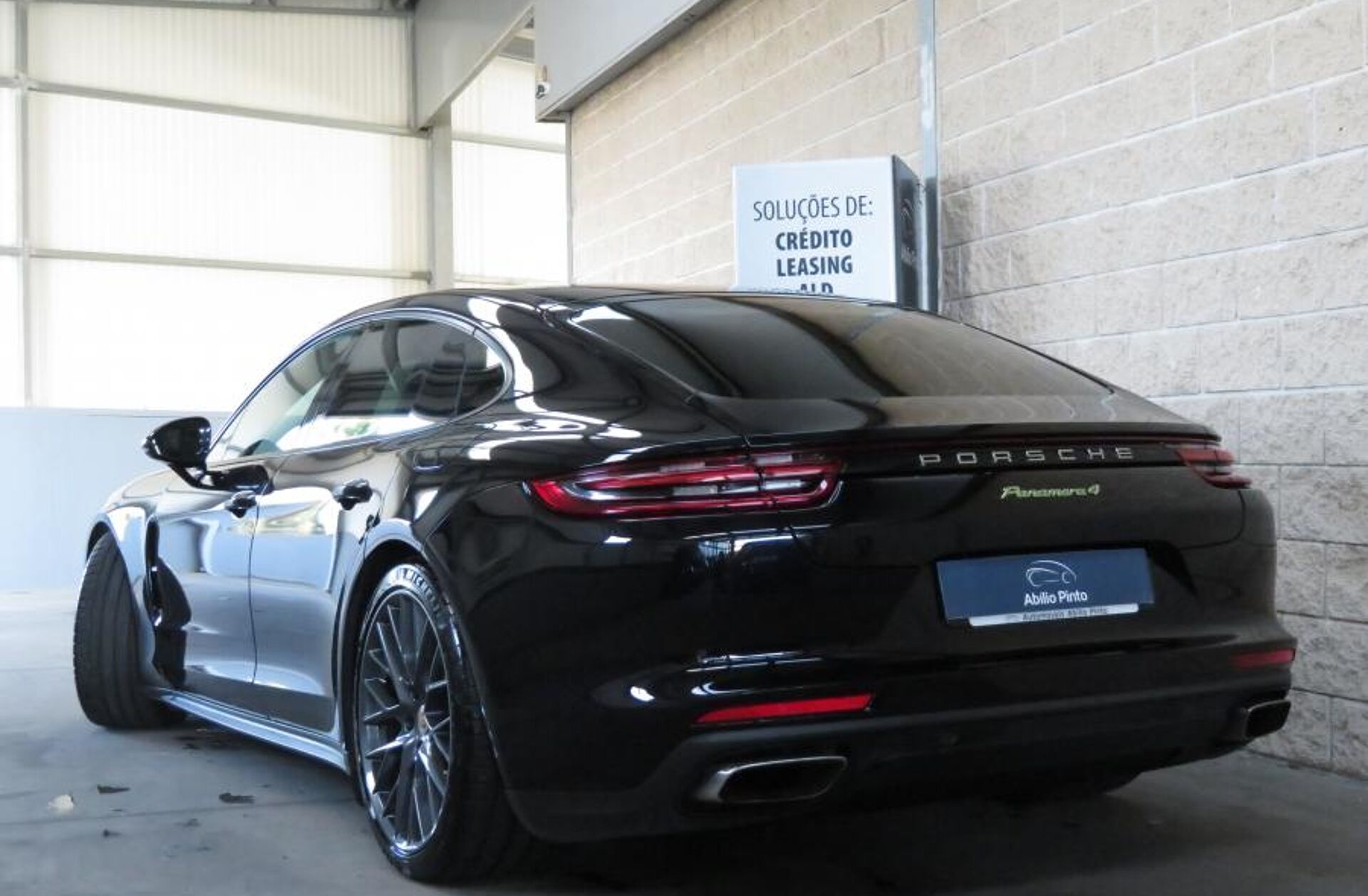 PORSCHE Panamera 4 E-Hybrid