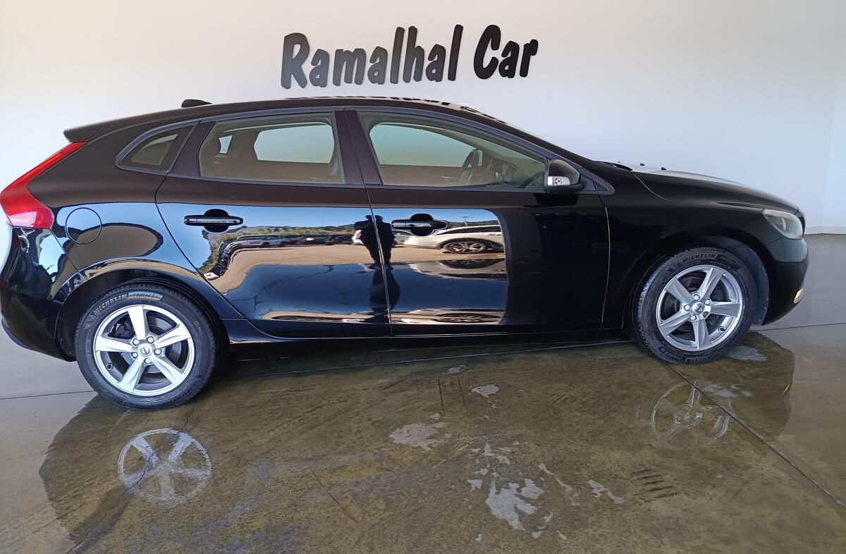 VOLVO V40 2.0 D2 Kinetic