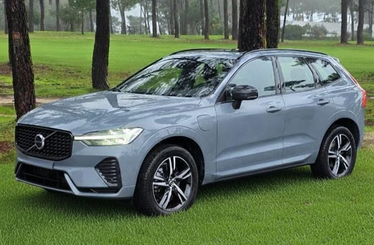 VOLVO XC60 2.0 T6 PHEV R-Design AWD