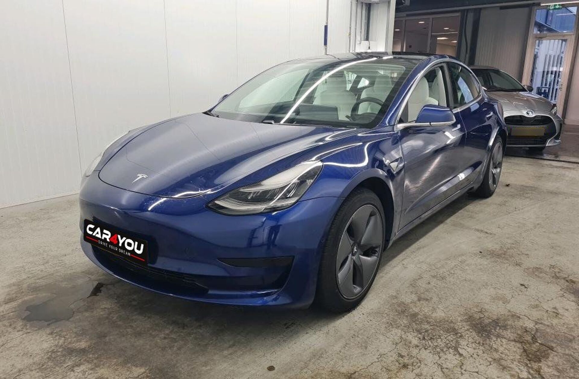 TESLA Model 3 Standard Range Plus RWD