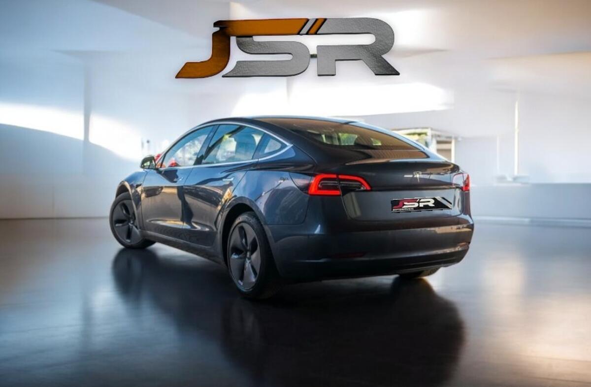 TESLA Model 3 Standard Range Plus RWD