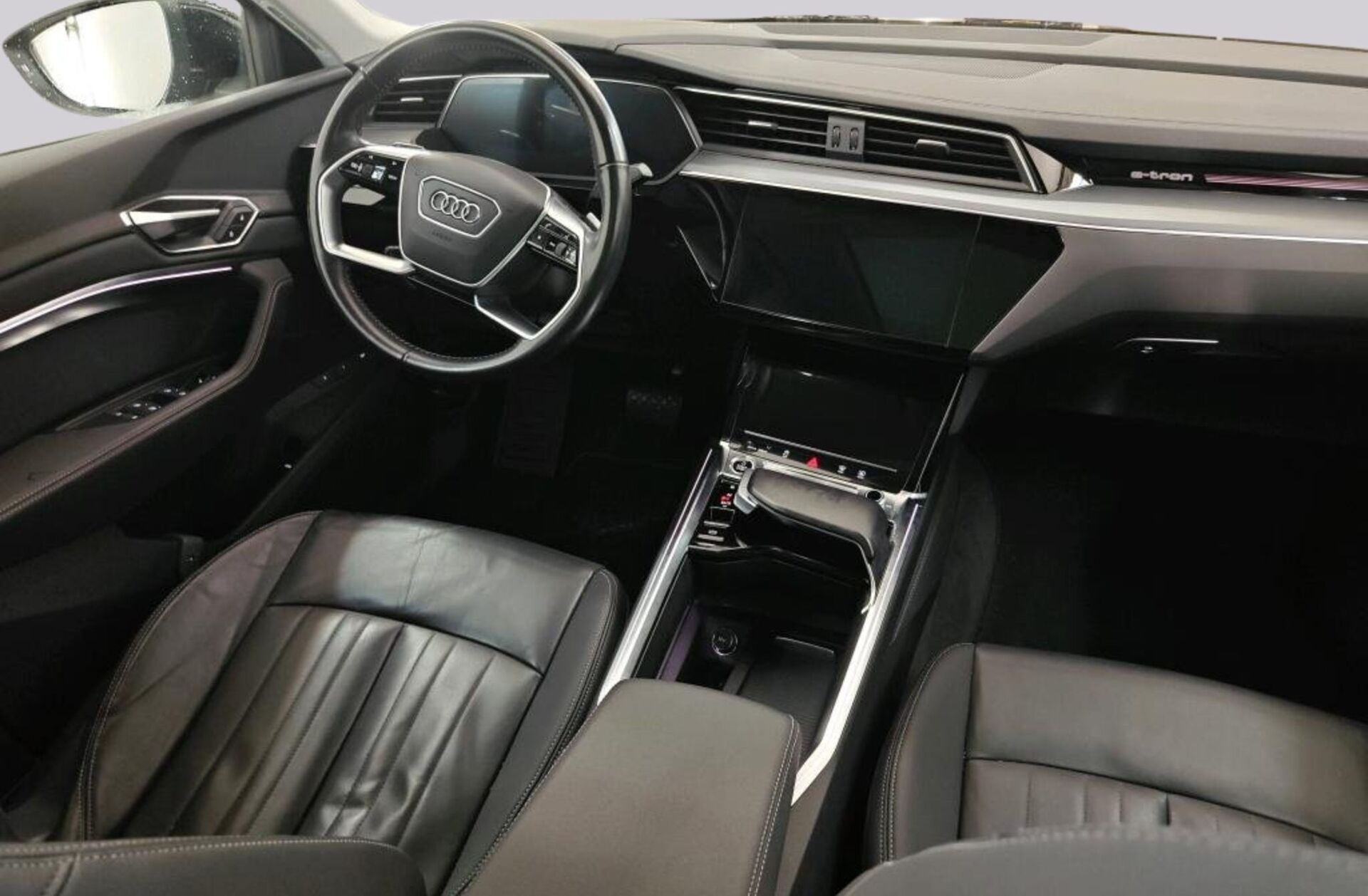 AUDI e-tron 50 quattro