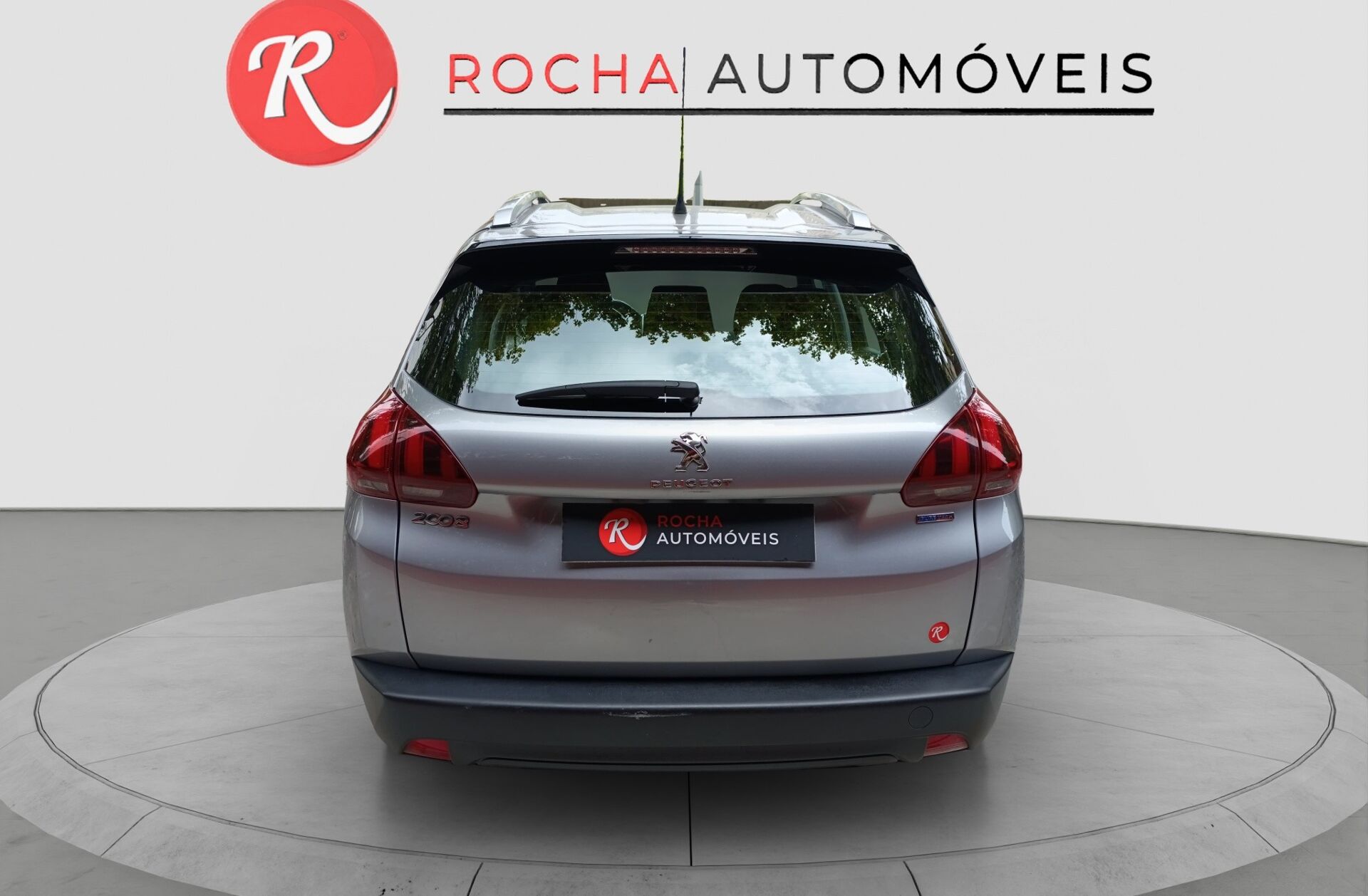 PEUGEOT 2008 1.2 PureTech Signature