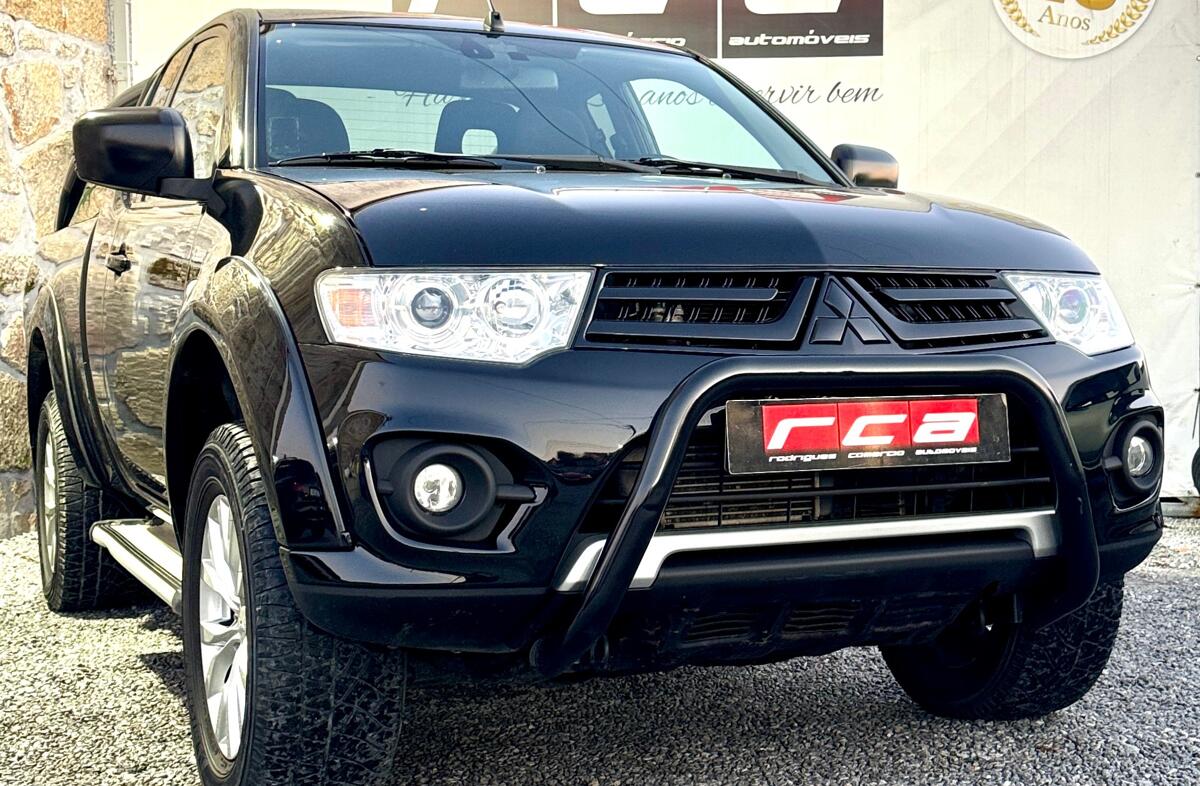 MITSUBISHI L 200 2.5 DI-D CD Inv.AC 4WD