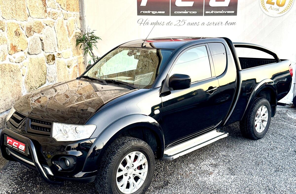 MITSUBISHI L 200 2.5 DI-D CD Inv.AC 4WD