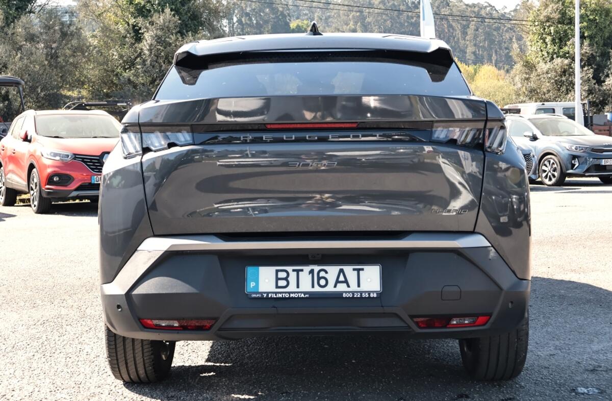 PEUGEOT 3008 1.2 Hybrid Allure e-DCS6