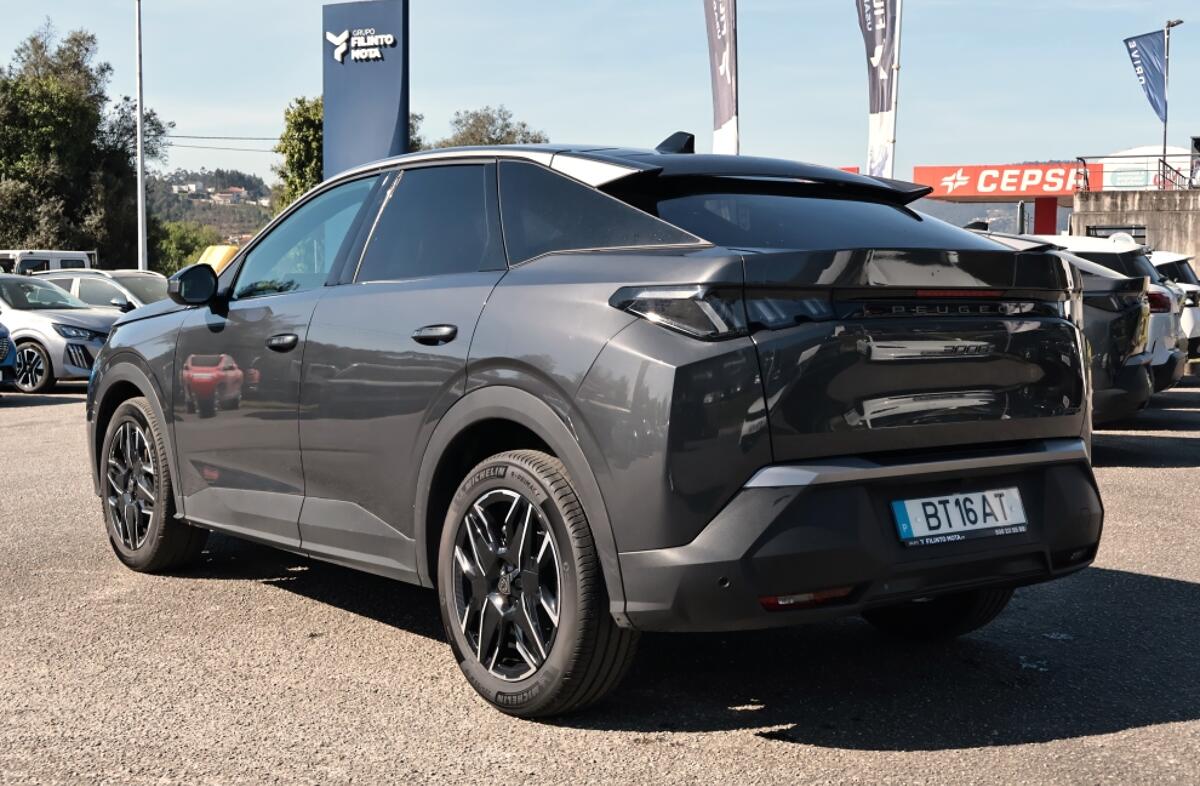 PEUGEOT 3008 1.2 Hybrid Allure e-DCS6