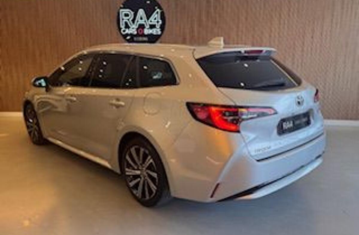 TOYOTA Corolla 1.8 Hybrid Comfort