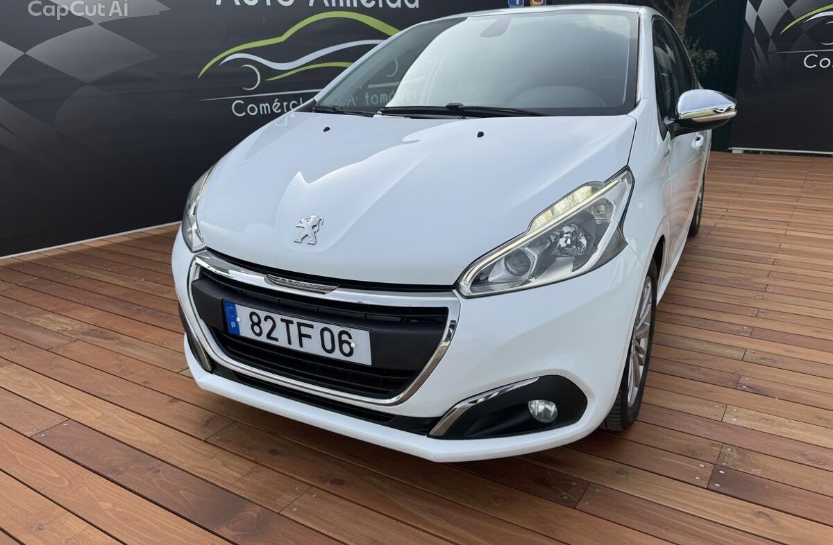 PEUGEOT 208 1.2 PureTech Style
