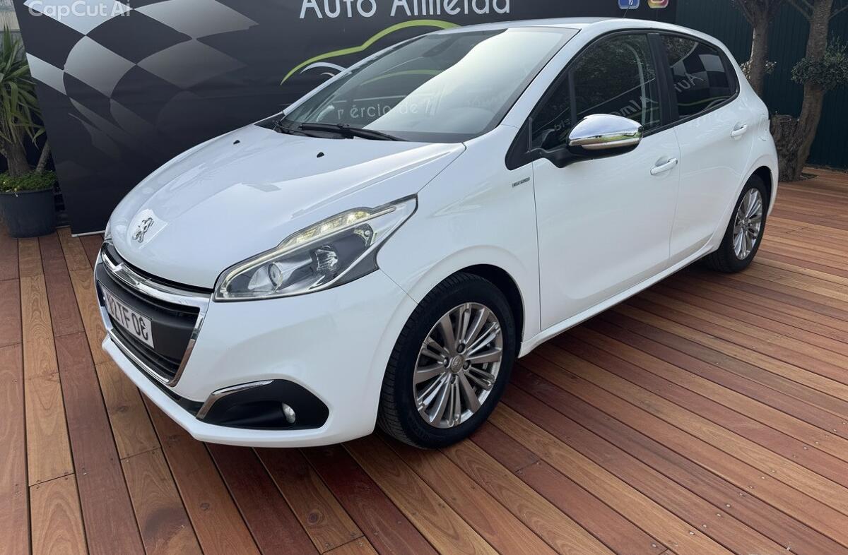 PEUGEOT 208 1.2 PureTech Style