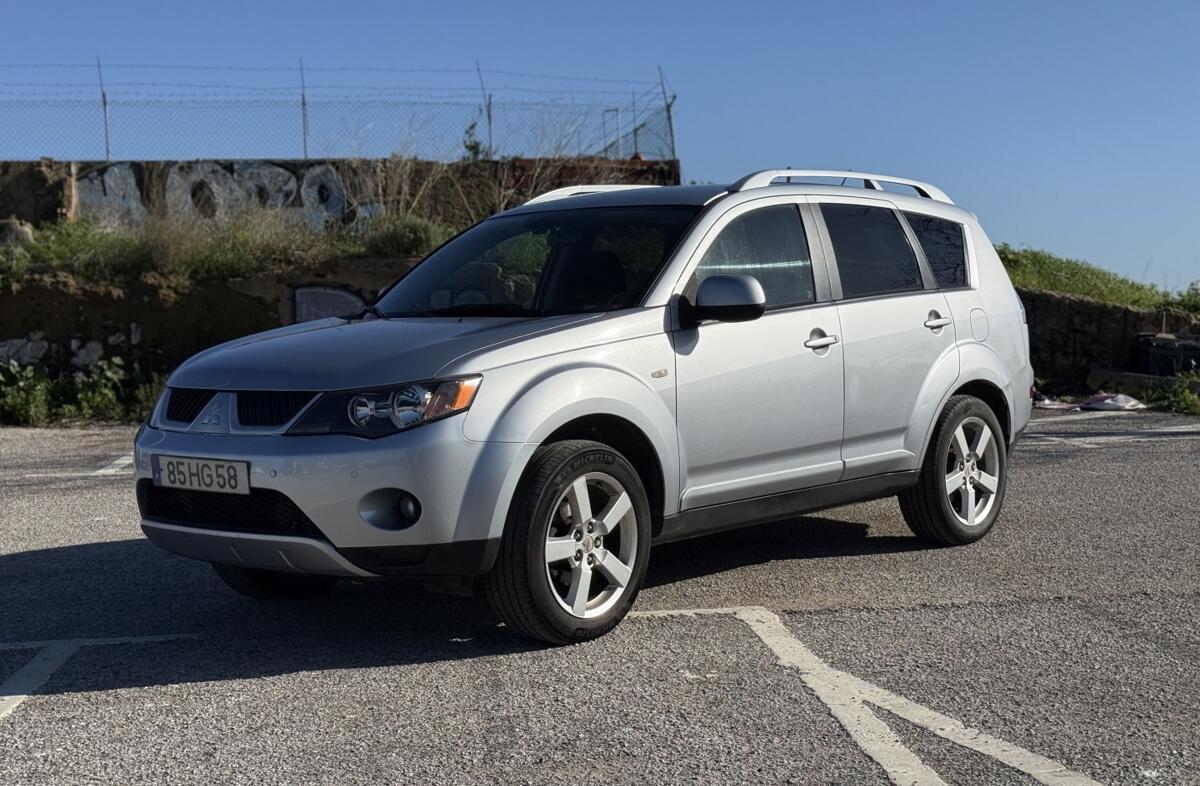 MITSUBISHI Outlander 2.0 DI-D Instyle 4WD