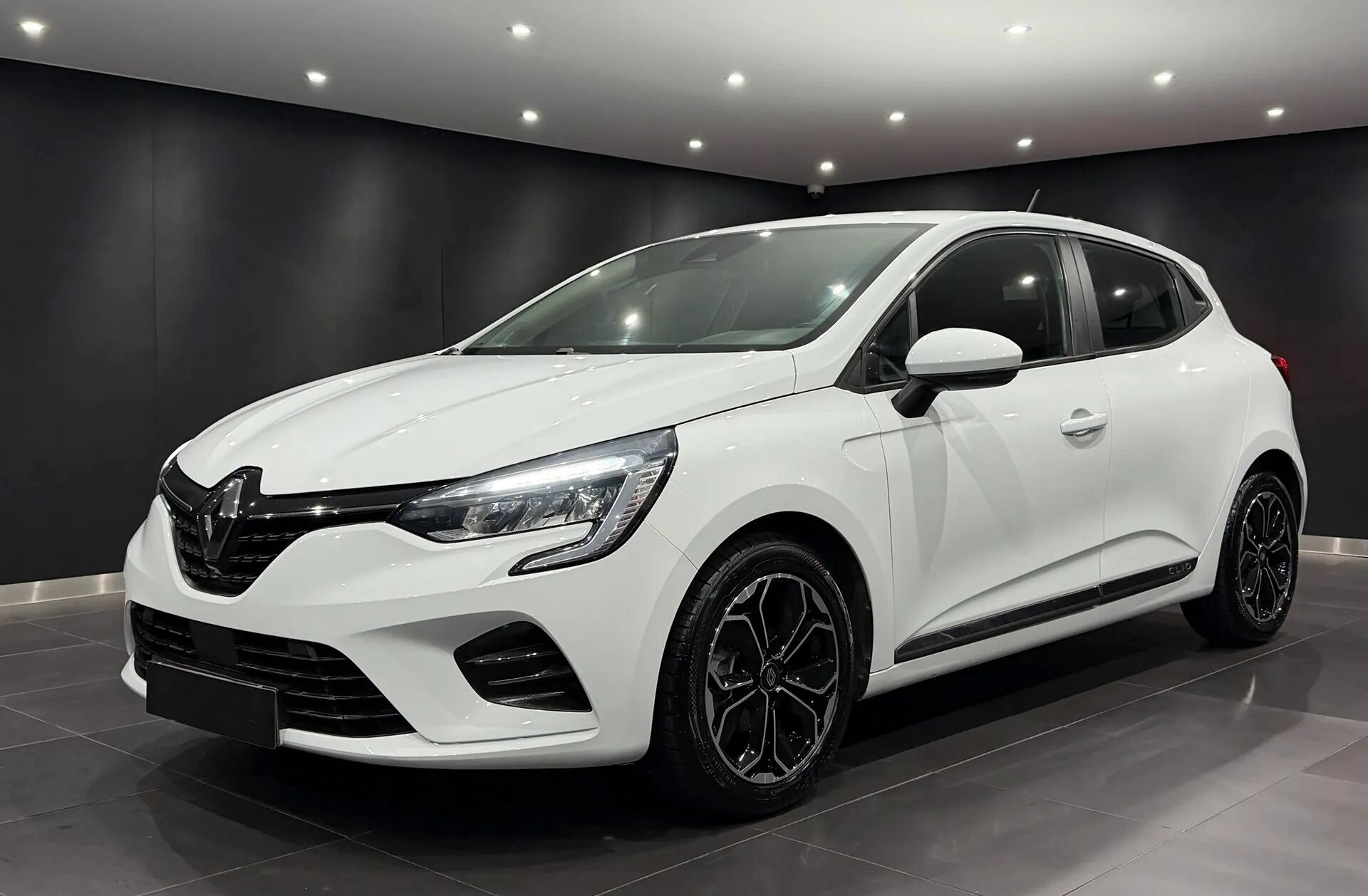 RENAULT Clio 1.0 TCe Intens