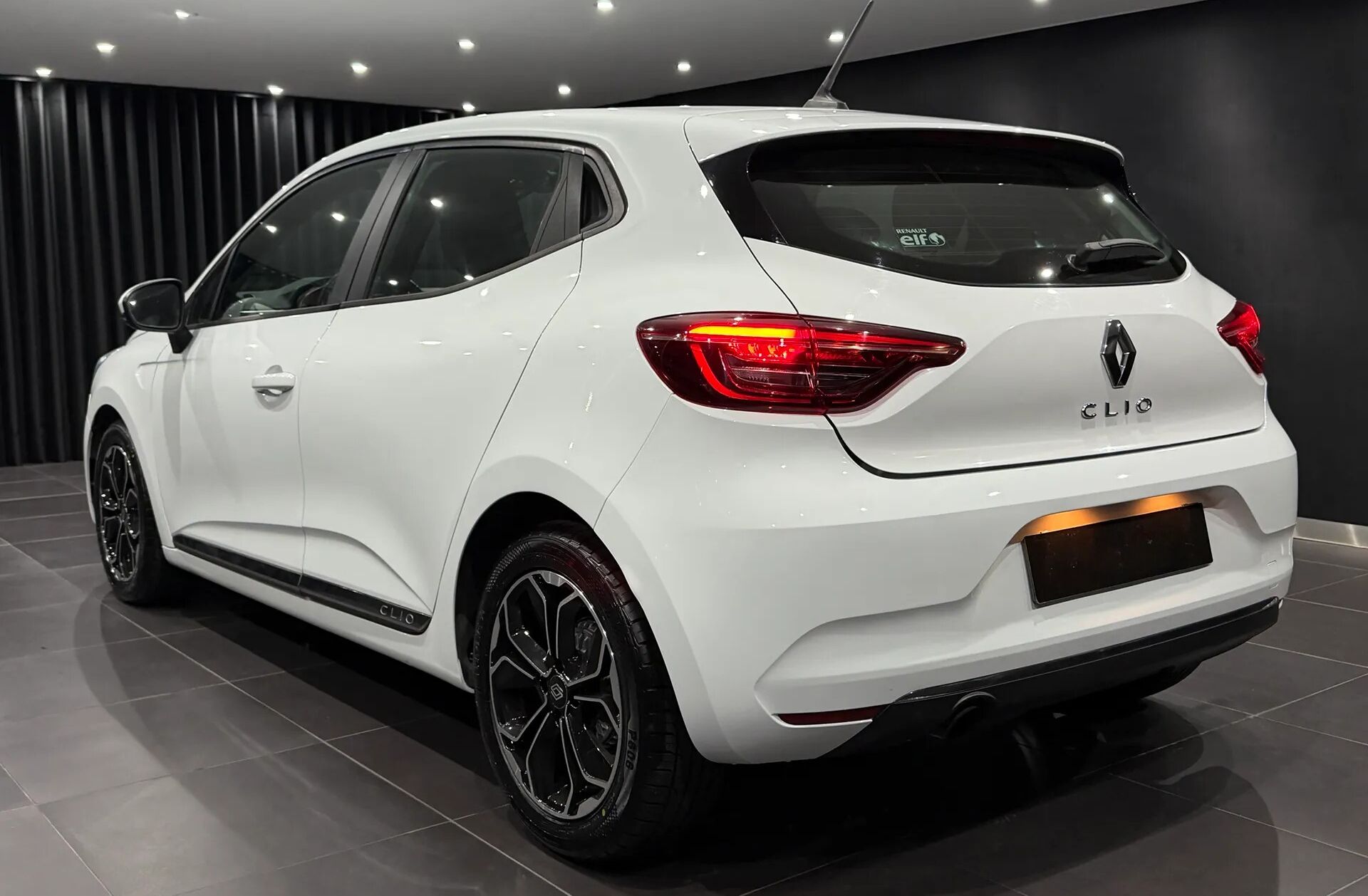 RENAULT Clio 1.0 TCe Intens