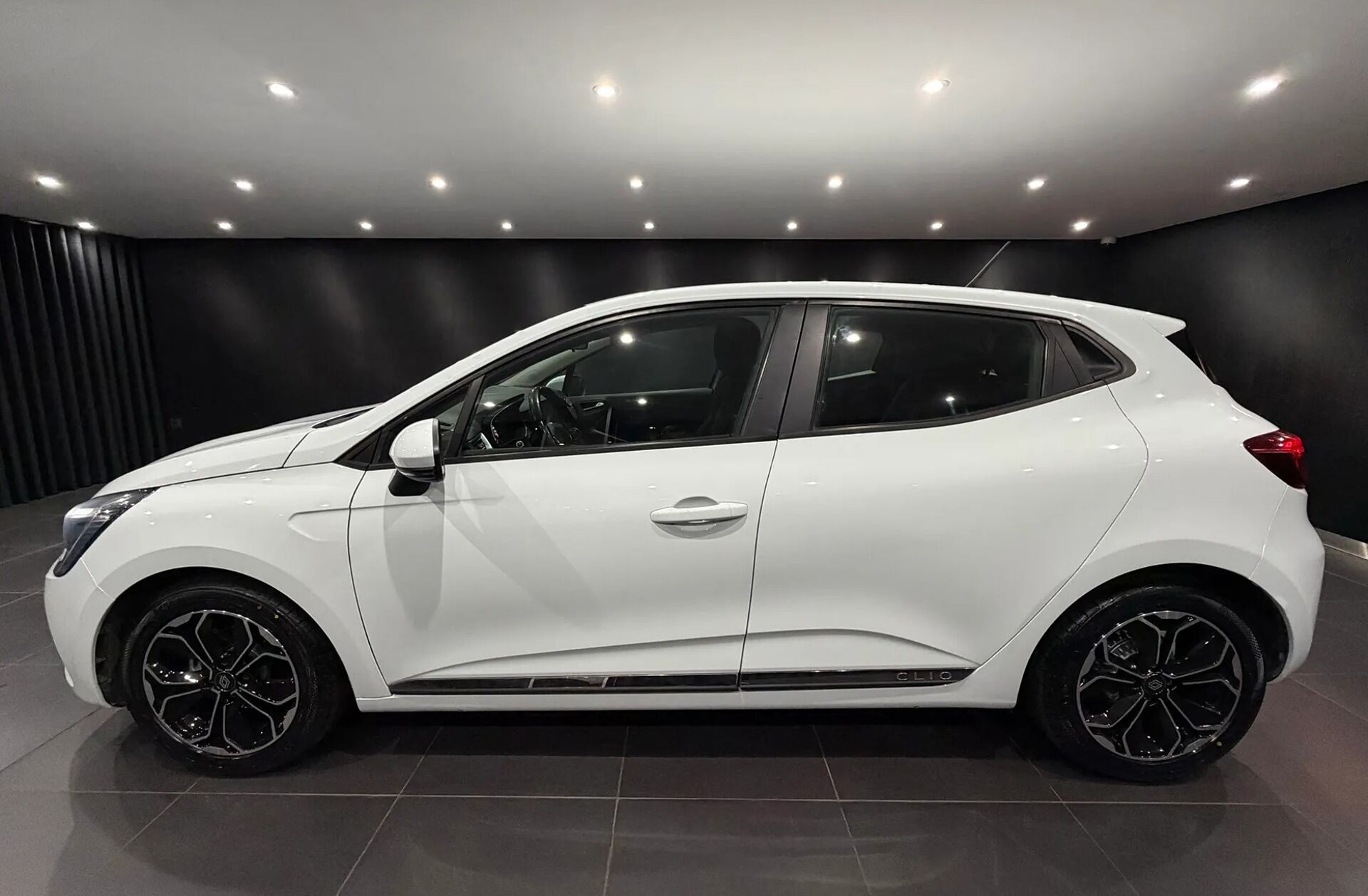 RENAULT Clio 1.0 TCe Intens