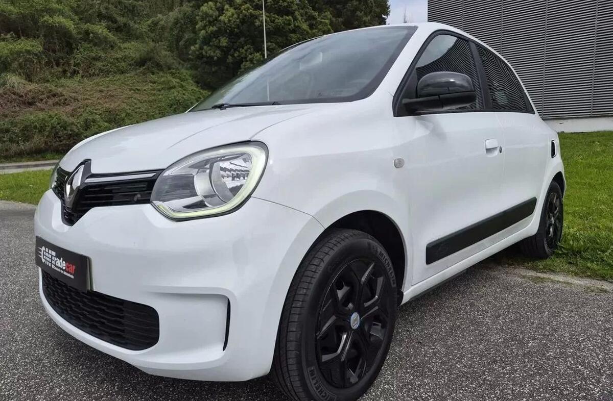 RENAULT Twingo Z.E. 22 Intens