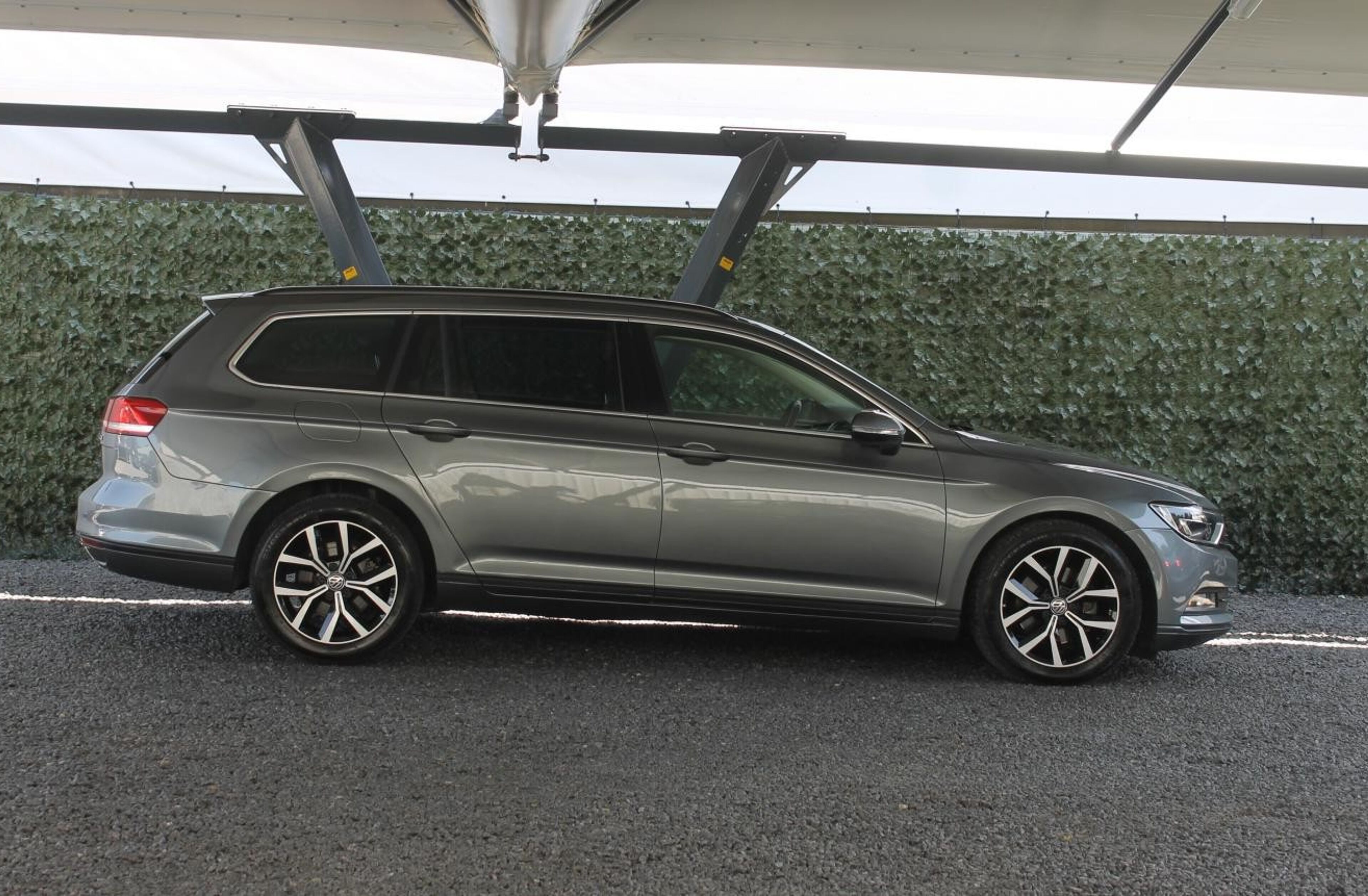 VOLKSWAGEN Passat 1.6 TDi Confortline DSG