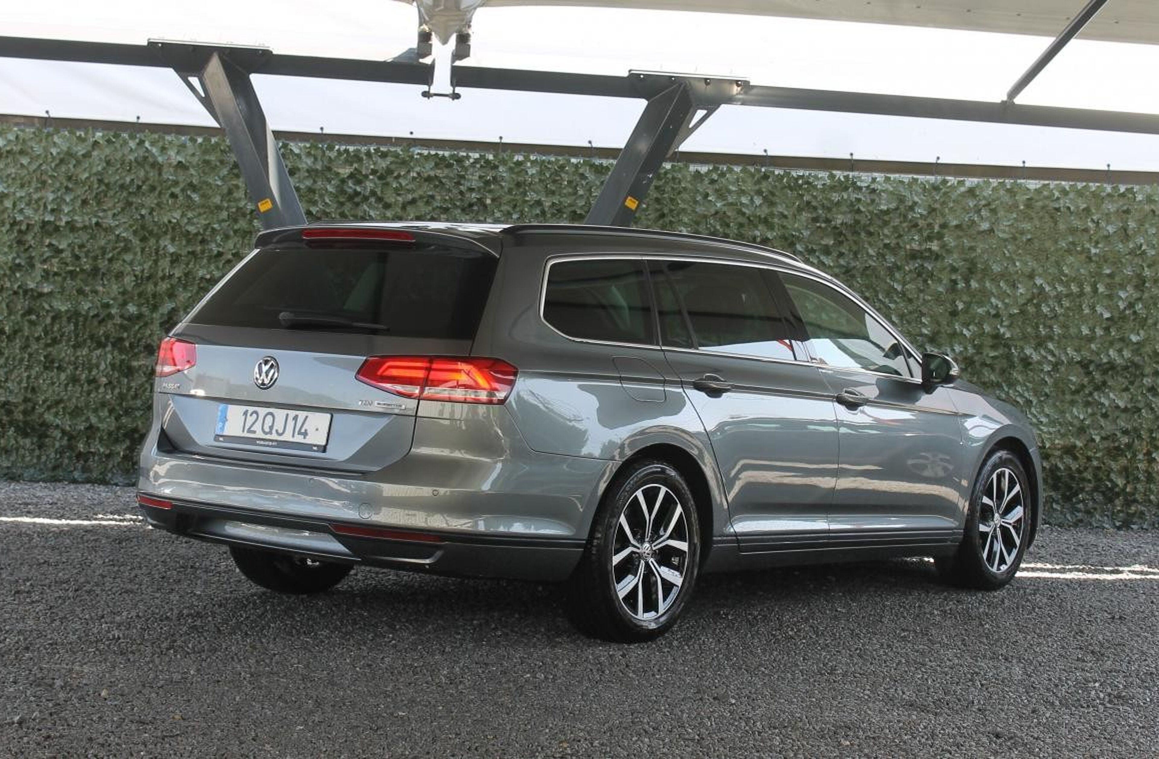 VOLKSWAGEN Passat 1.6 TDi Confortline DSG
