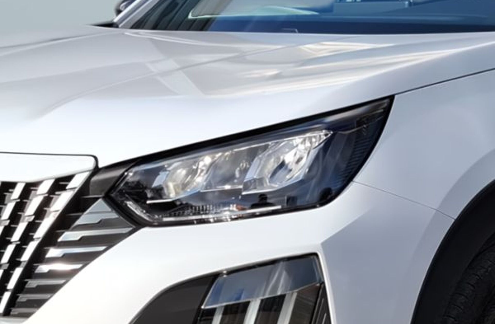 PEUGEOT 2008 1.2 Hybrid Allure e-DCS6