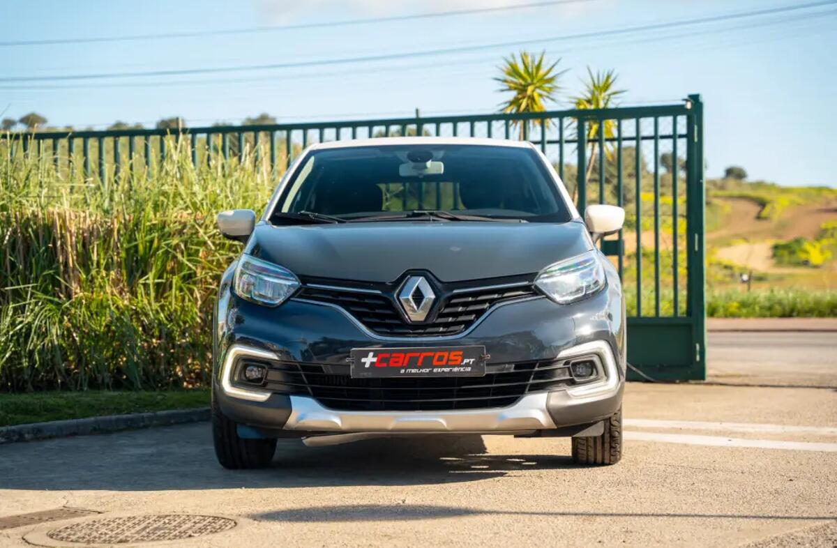 RENAULT Captur 0.9 TCe Exclusive