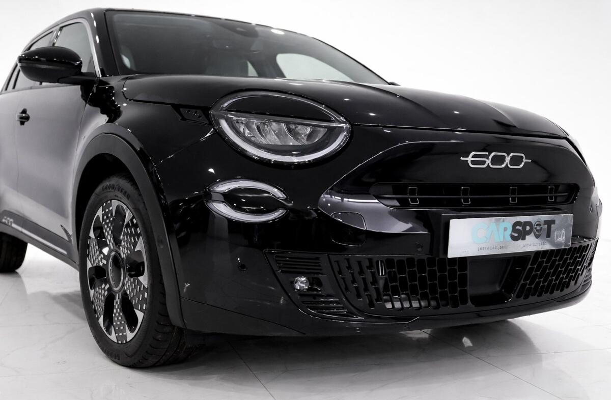 FIAT 600 1.2 Hybrid La Prima