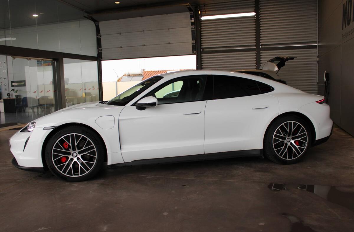 PORSCHE Taycan 4S