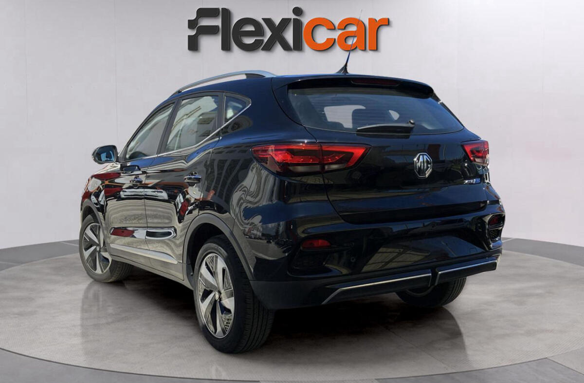 MG ZS 72.6 kWh Luxury OBC 11 kW