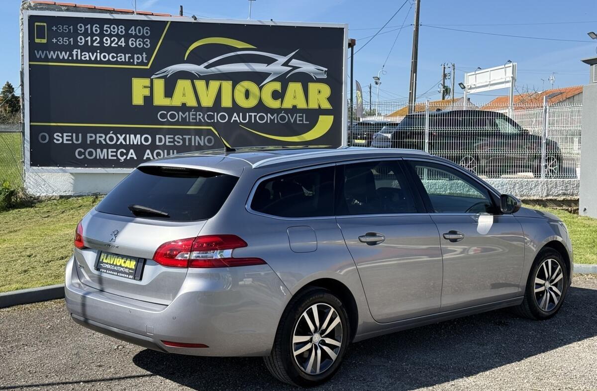 PEUGEOT 308 1.2 PureTech Allure EAT8