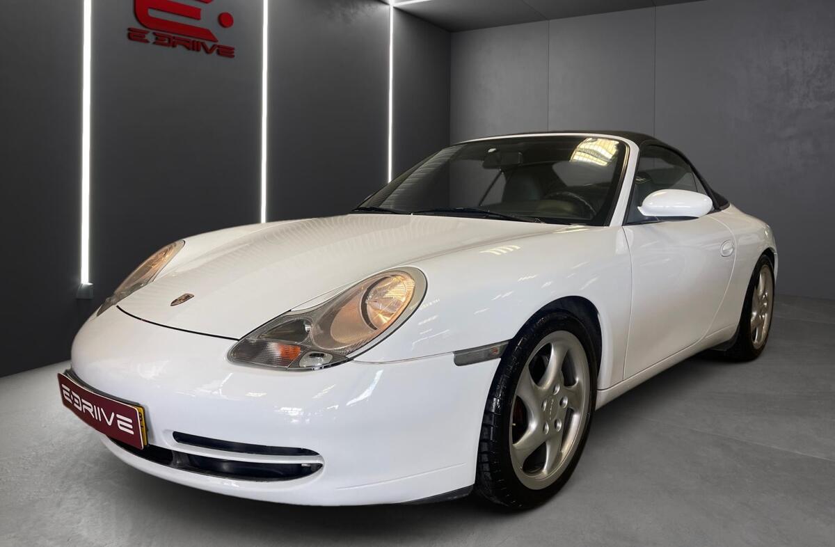 PORSCHE 911 Carrera Coupé