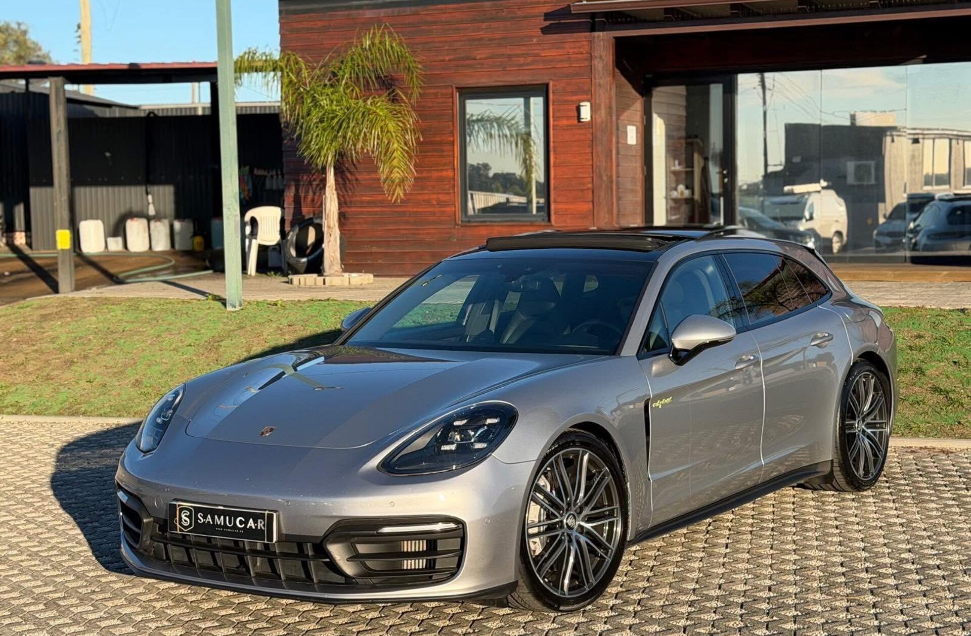 PORSCHE Panamera ST 4 E-Hybrid Platinum Edition