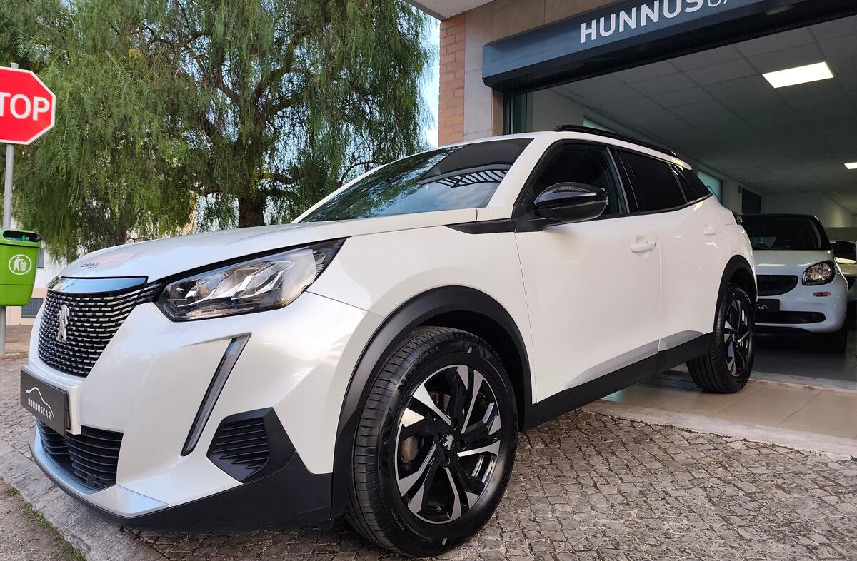 PEUGEOT 2008 1.2 PureTech Allure Pack EAT8