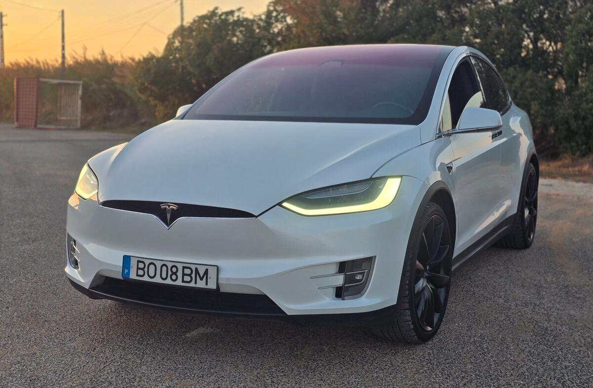 TESLA Model X P100D