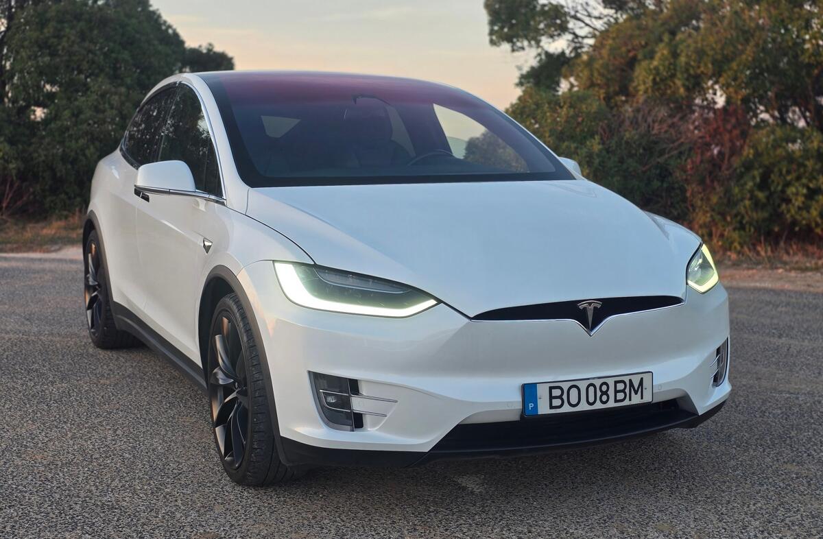 TESLA Model X P100D