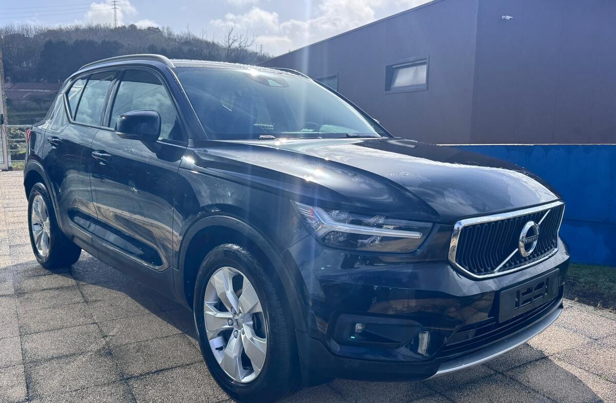 VOLVO XC40 1.5 T3 Momentum