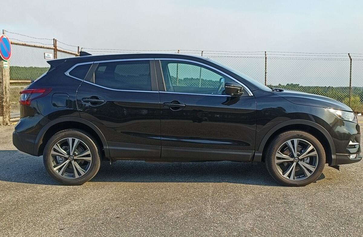 NISSAN Qashqai 1.2 DIG-T N-Connecta