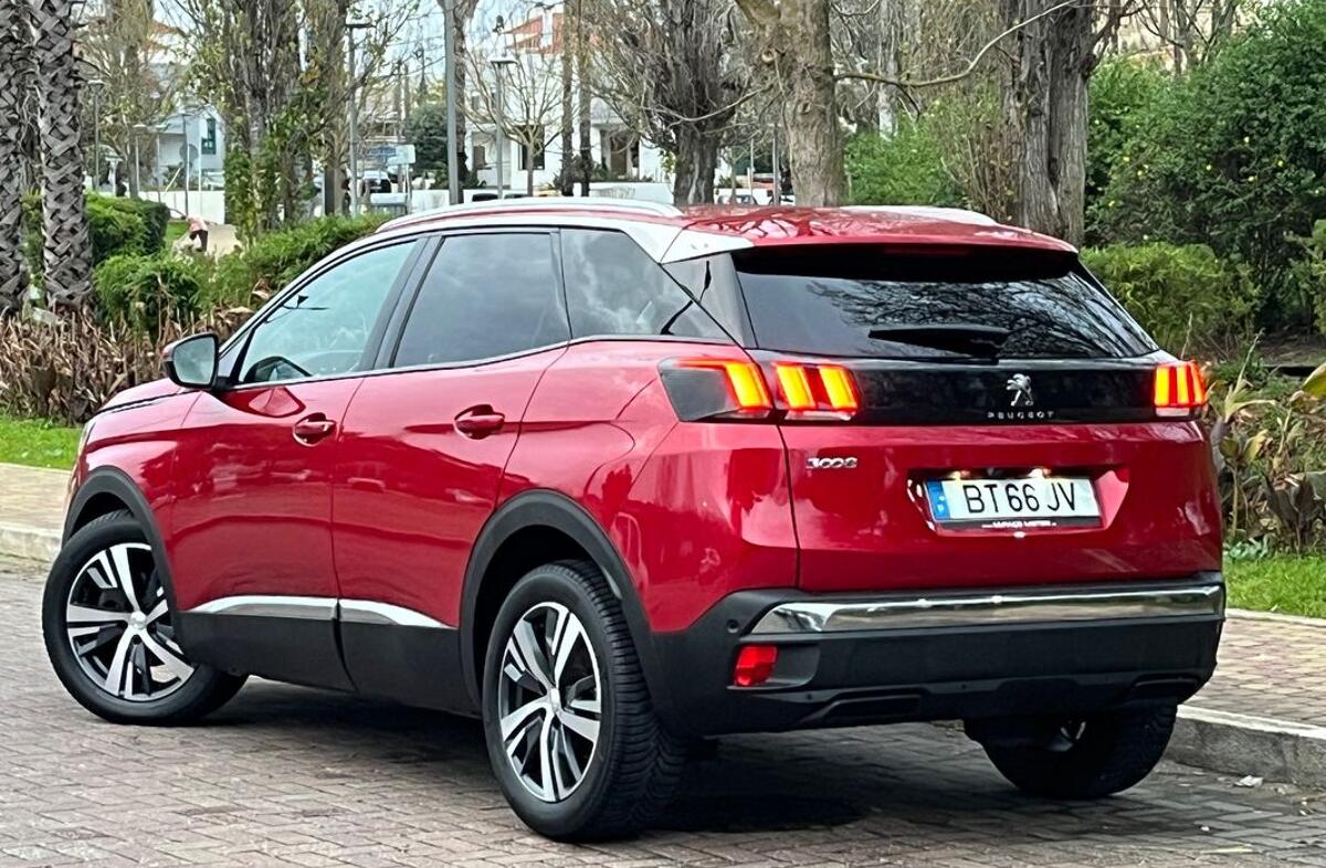 PEUGEOT 3008 1.2 PureTech Allure EAT8