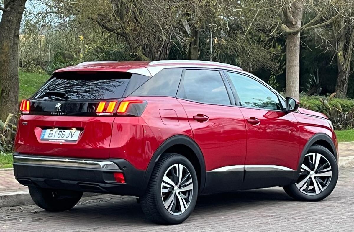 PEUGEOT 3008 1.2 PureTech Allure EAT8