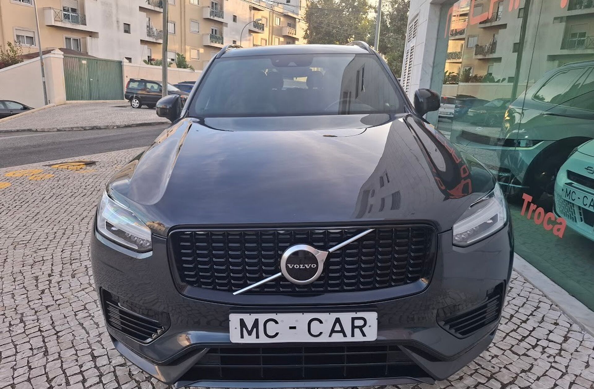 VOLVO XC90 2.0 T8 PHEV R-Design Expression AWD
