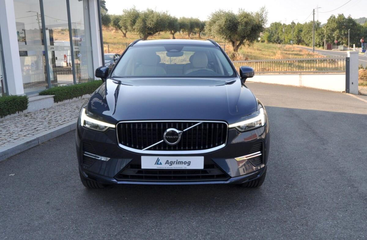 VOLVO XC60 2.0 B4 Momentum Plus Geartronic