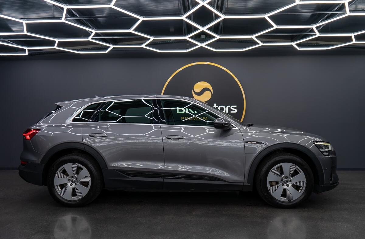 AUDI e-tron 55 quattro Advanced