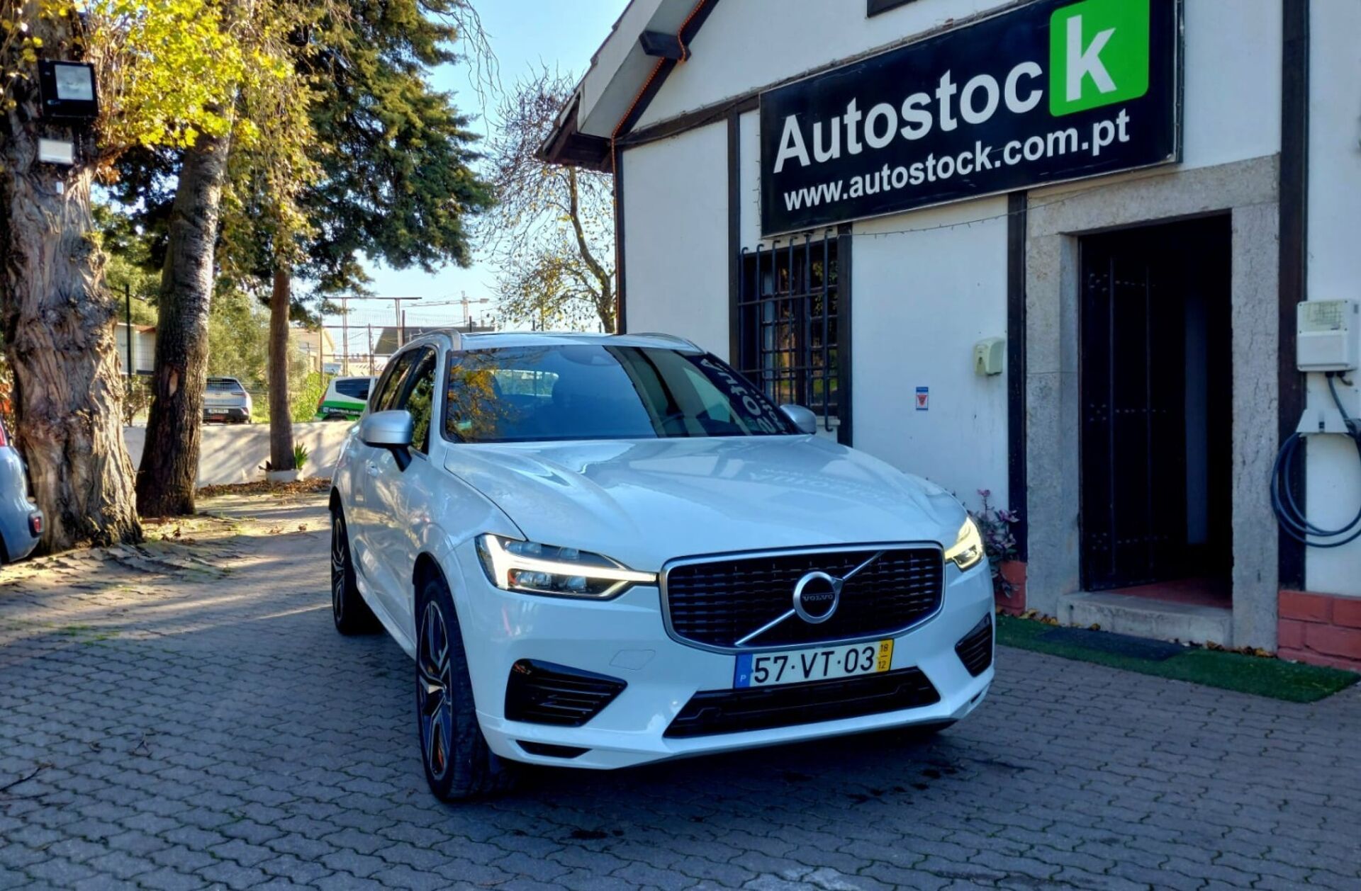 VOLVO XC60 2.0 T8 PHEV R-Design AWD