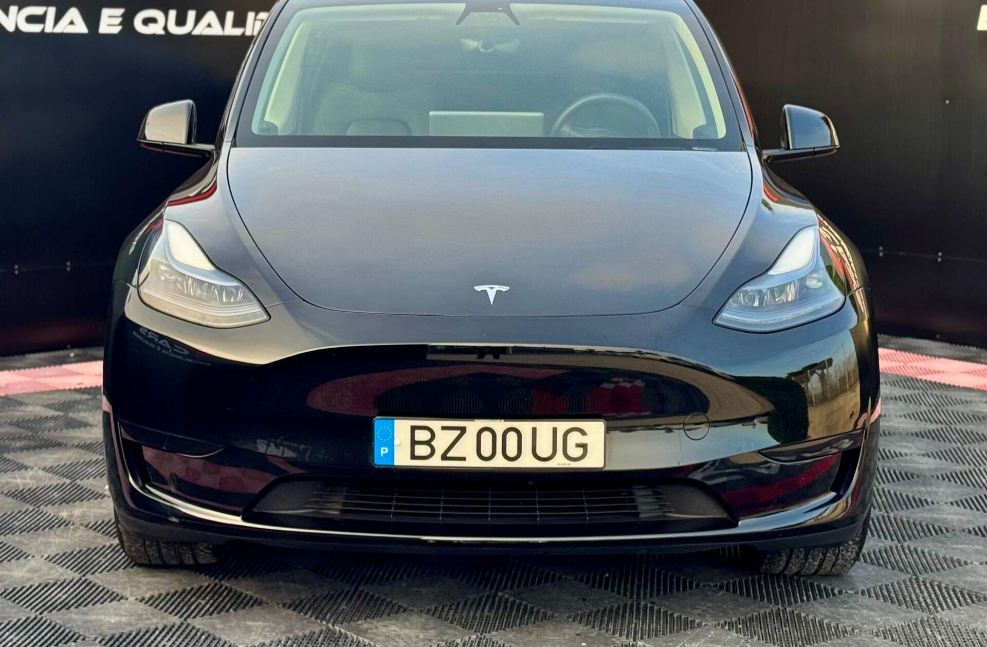 TESLA Model Y Tração Traseira