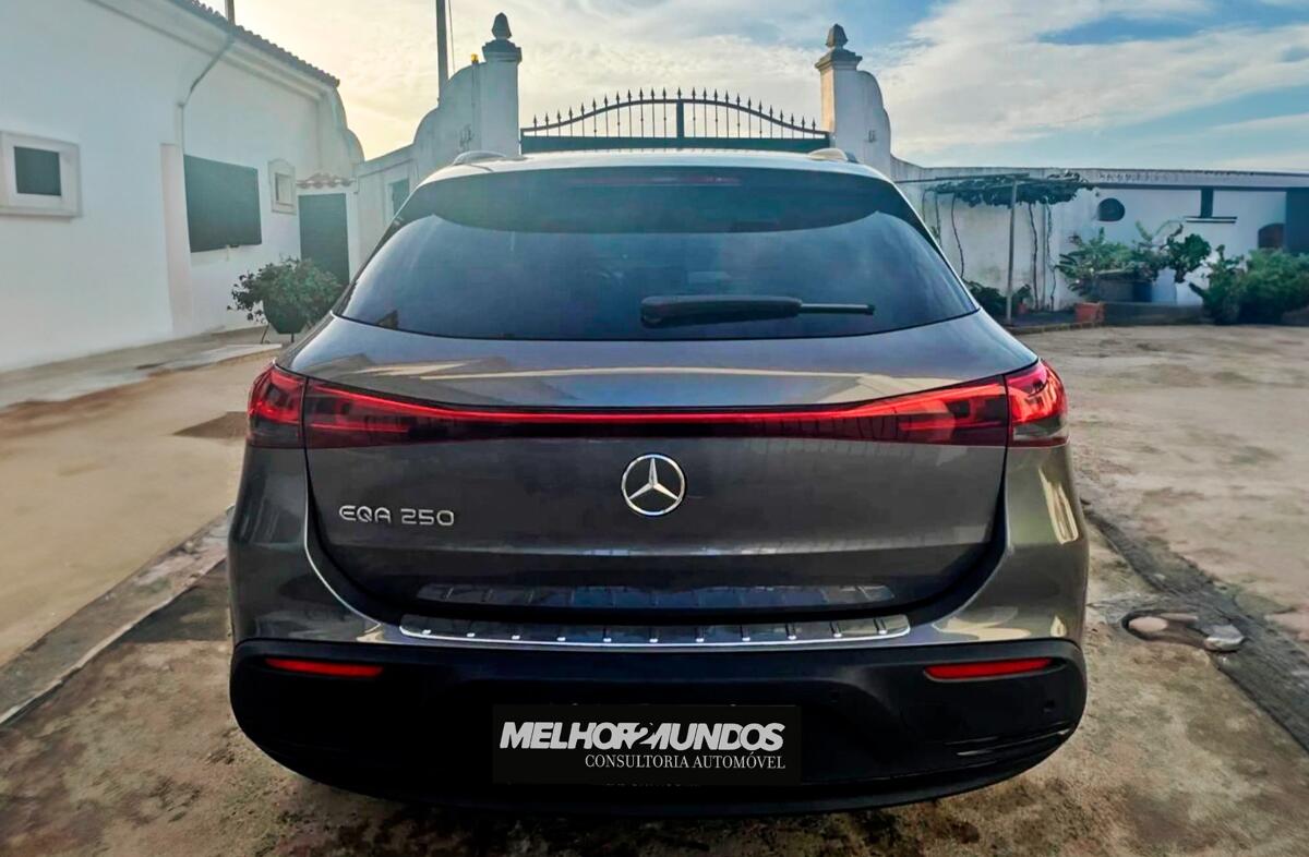 MERCEDES EQA 250+ Edition