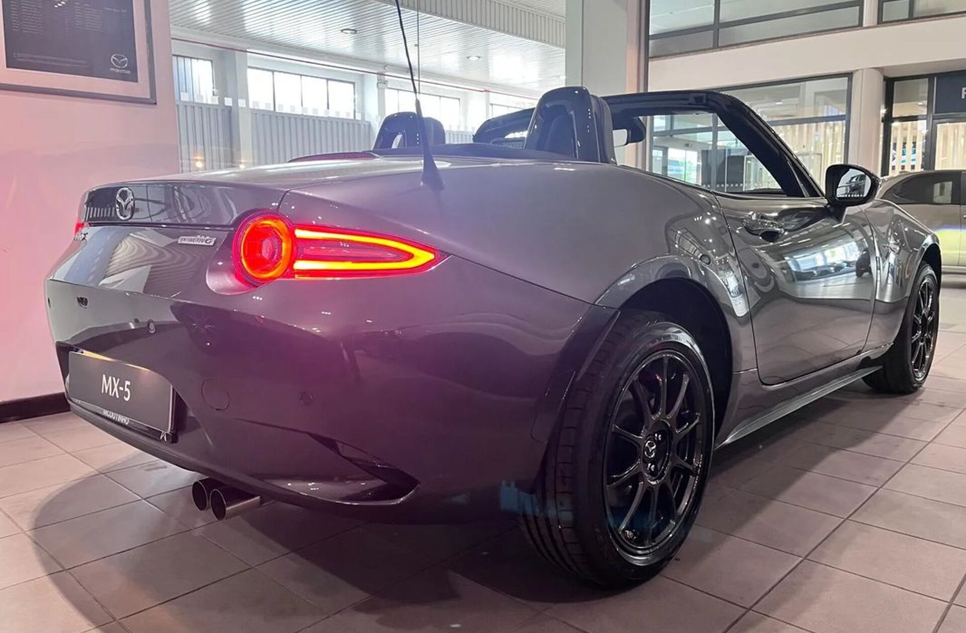 MAZDA MX-5 2.0 Sky-G Homura
