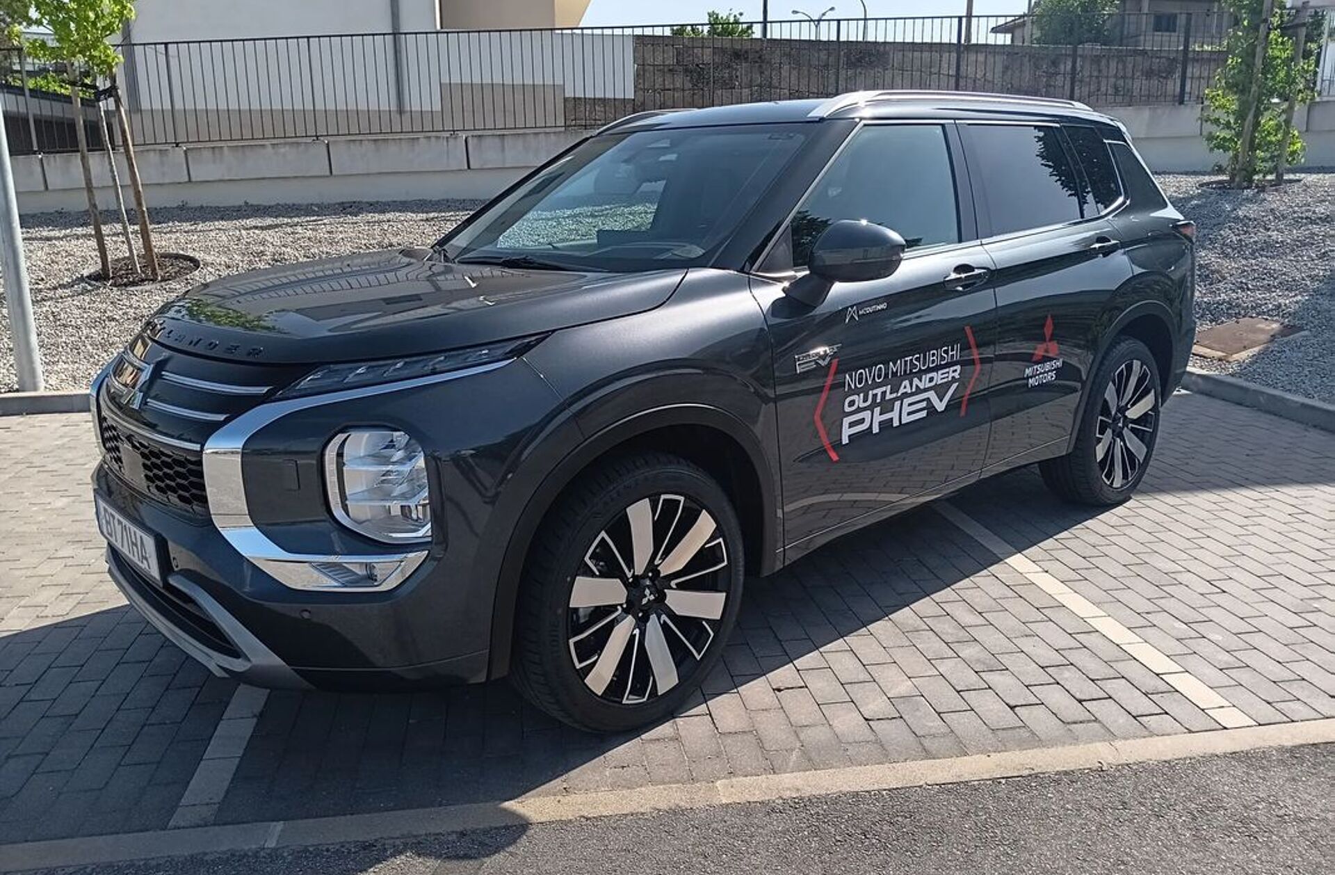 MITSUBISHI Outlander 2.4 PHEV Instyle